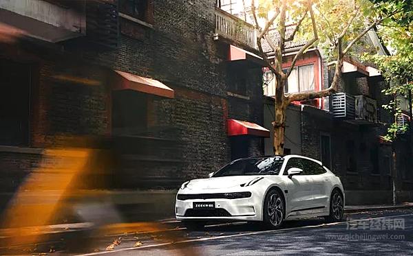 给起步“不完美”的极氪打点气 旗下首款产品 ZEEKR 001 正式亮相