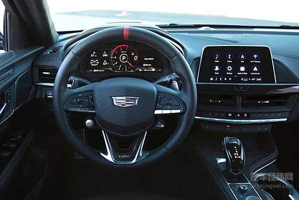 展开一双黑色的翅膀 重新挑战性能极限的凯迪拉克V-Blackwing