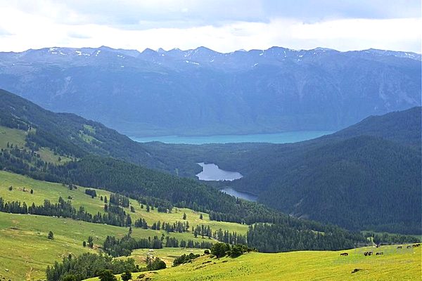 循李娟笔迹，驭悍途PHEV闯阿勒泰：在“神的自留地”书写越野新章