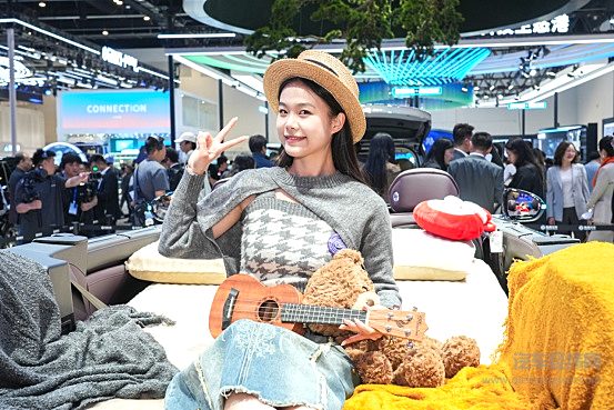 从泰山X8到梦想家右舵版 北京车展岚图连出“王牌”