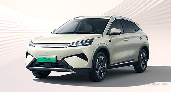 十万级车配有智驾和冰箱？比亚迪第二代元 PLUS 智驾版表现如何？