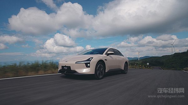 小鹏MONA M03对决海豹06 DM-i哪款车更划算？