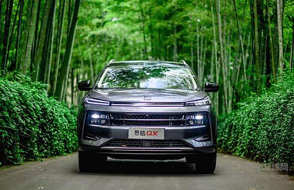 思皓品牌MIS皓学架构下首款车型上市 思皓QX吸引了谁的好奇心？