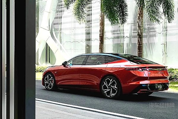 20万级纯电轿车二选一 领克Z10与阿维塔06哪一款更有性价比？