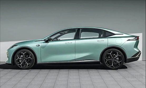 增程式家轿二选一 星海S7与深蓝SL03哪一款更有性价比？