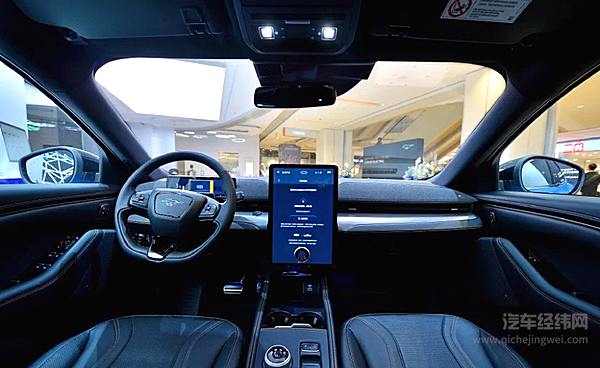 传统厂商的反击 福特Mustang Mach-E能否挑战特斯拉Model Y？