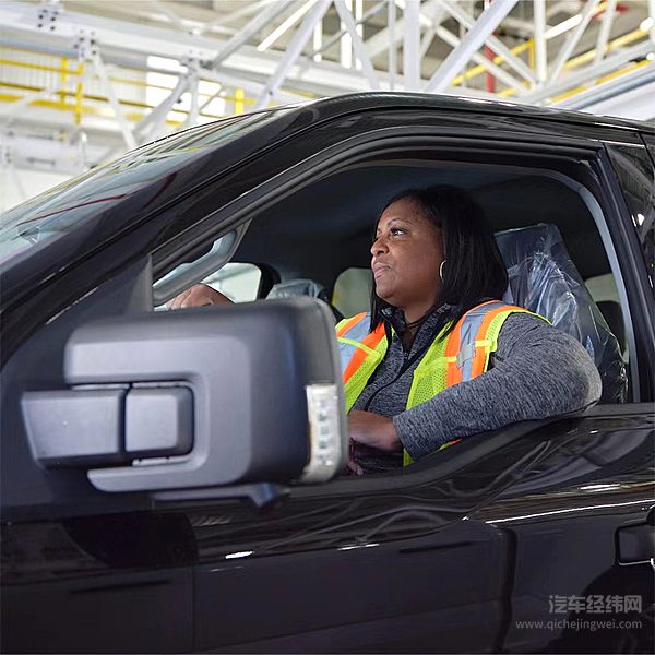 美国三大车企罢工 特斯拉将成最大赢家？