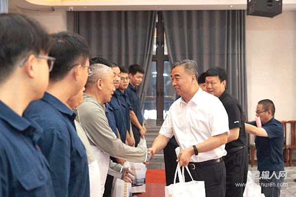 葉建軍到新疆地區(qū)調(diào)研 看望慰問“三高”試驗隊員