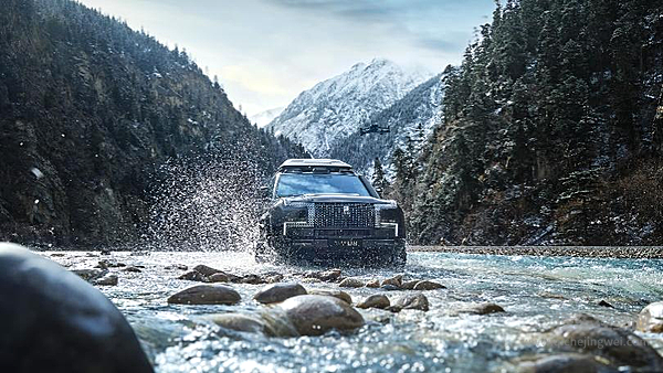 仰望U8越野玩家版与豪华版该怎么选？看这篇就够了