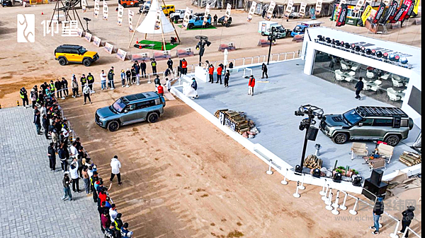 仰望U8征服必鲁图峰 全球首款登顶沙漠珠峰的新能源越野车