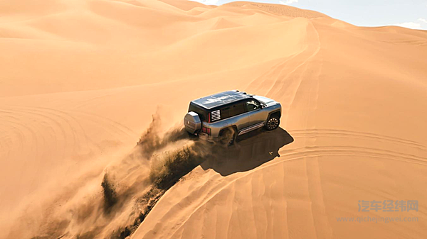 仰望U8征服必鲁图峰 全球首款登顶沙漠珠峰的新能源越野车