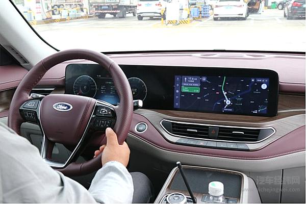 顾家暖男 全新福特领裕中大型SUV让三代同堂出行无忧