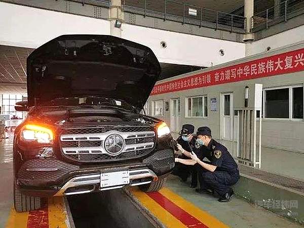 首批国六平行进口车在天津通关！进口车还敢减配加价么？