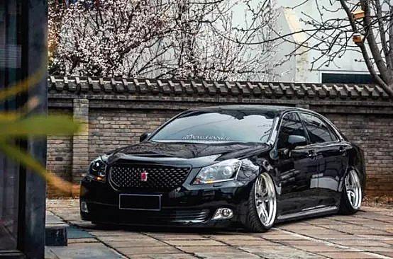 皇冠没有停产 它又来了