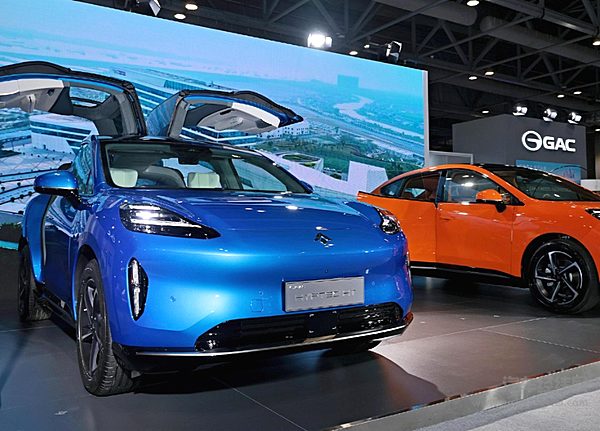 昊铂HT与智己LS6拼实力 谁才是更具性价比的好选择？