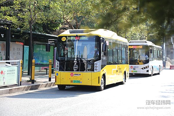 在深圳地铁站周边接驳