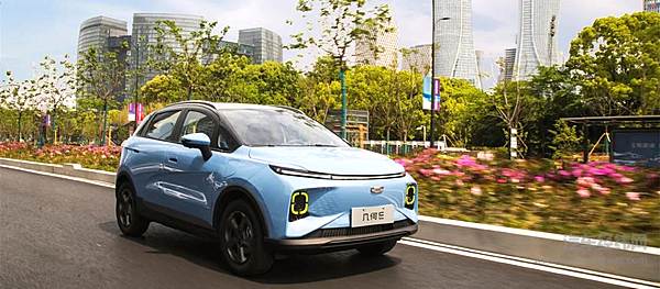 坚持性价比路线 几何E能与比亚迪海豚一较高下？