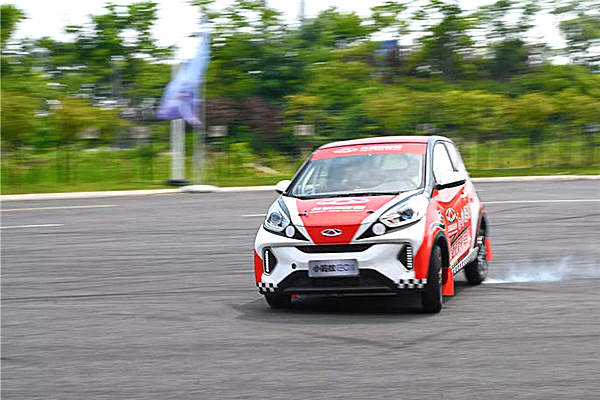 补贴退坡加快技术升级 2019款小蚂蚁跑起来！