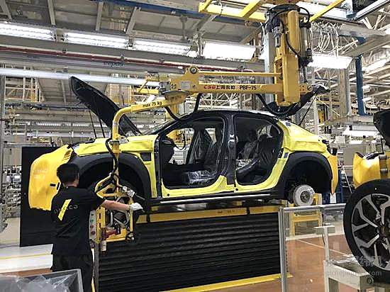 吉利领克汽车生产线