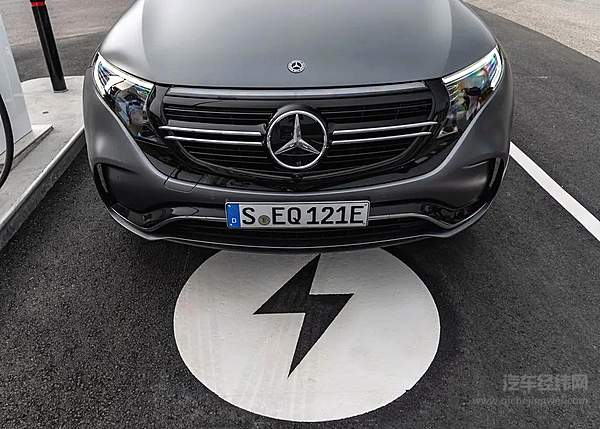 汽车巨头挤破头想占一席 高端新能源真的“香”吗？