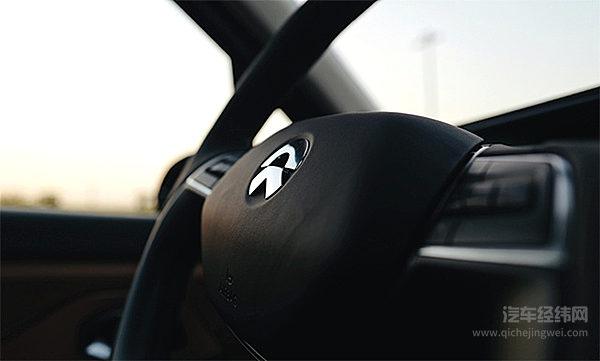 蔚来ES8穿越到了《流浪地球》 未来感十足！