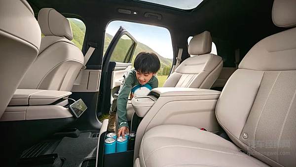 进阶旗舰实力全新蔚来ES8的这些配置功能 要趁热了解