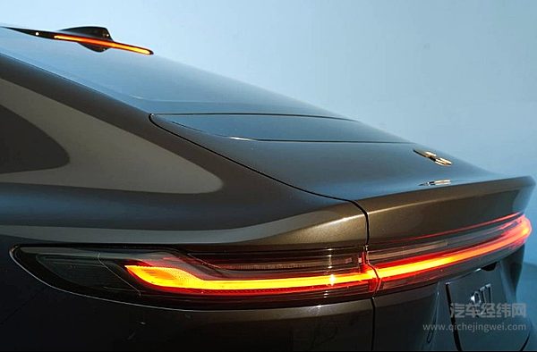 40万元级别的中大型轿车 蔚来ET7和奔驰E级谁更胜一筹？