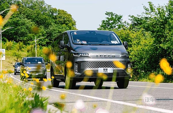 春日踏青神器：依维柯聚星的智能出行体验