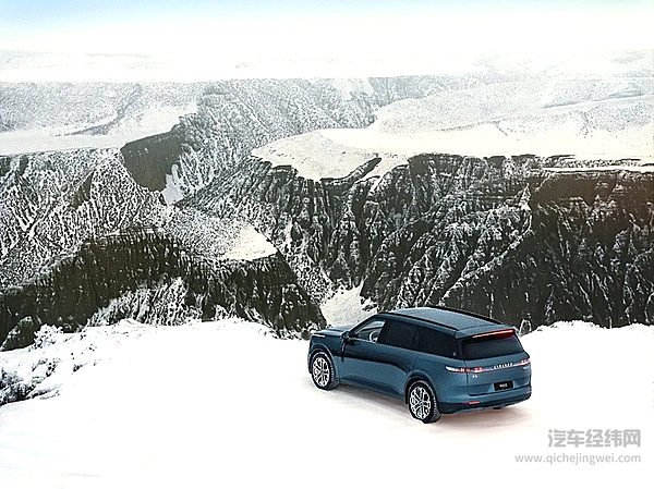 插混与增程的对决 深蓝S09与领克900谁更有性价比？