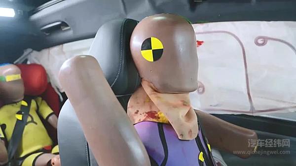 对电动车 消费者应该更关注侧面柱碰