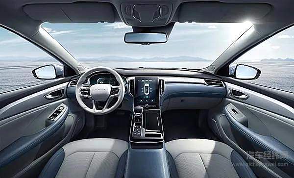 定义纯电家轿新标杆 荣威R ER6上市