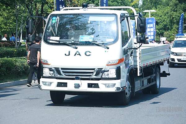 江淮轻卡自动驾驶样车