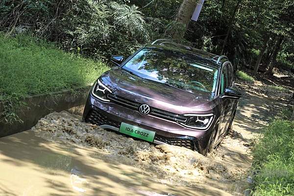 当电车越跑越快 ID. 6 CROZZ却只想靠谱儿