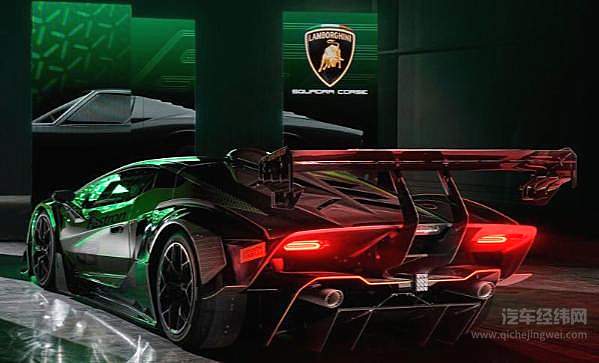 赛道绿魔牛气冲天 兰博基尼Essenza SCV12发布