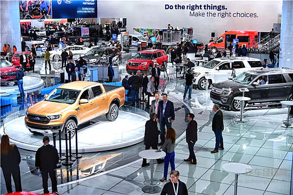 皮卡、肌肉车的狂欢，是底特律的孤单