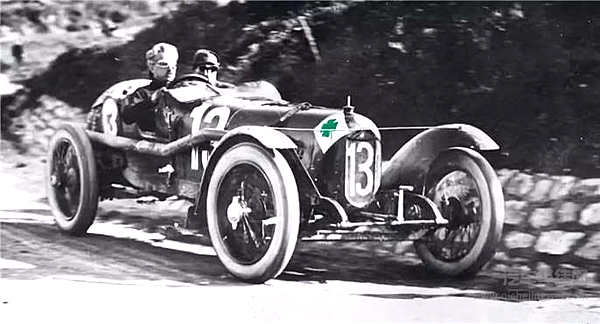 Stelvio诞生前的阿尔法·罗密欧，你猜是什么样子的？