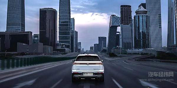 实力过硬重拳出击 长安CS55纯电版上市