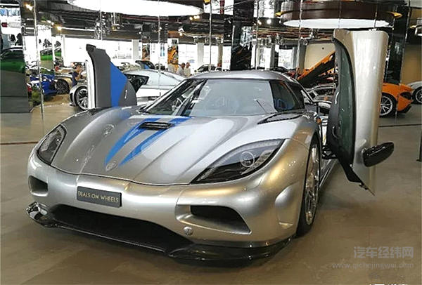 实拍中东最牛豪车店，布加迪卖1600万，法拉利都不想看了