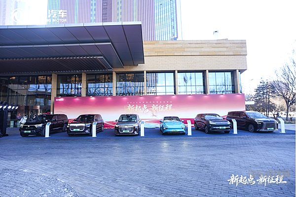 东风汽车旗下多款重磅车型亮相活动现场