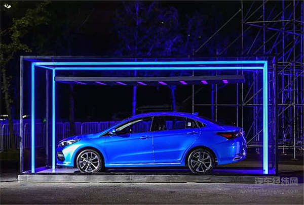 一个像徐铮 一个像沈腾 奇瑞的“双之星”有点严肃~