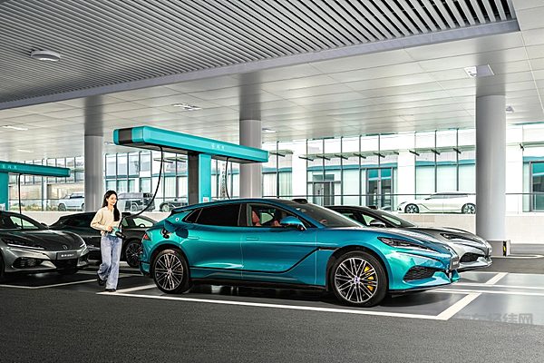 兆瓦闪充2.0VS换电 你喜欢哪一个？