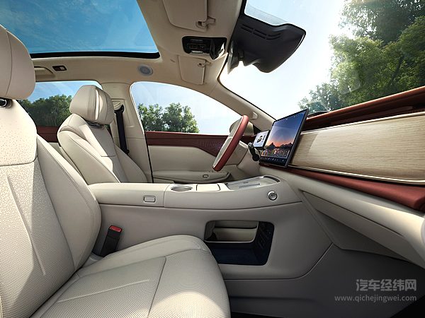 HUAWEI全家桶加持 全新岚图知音能打一个翻身仗吗？