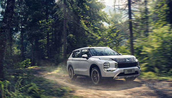 “硬派美学代表”全新欧蓝德 张弛间释放匠心质感