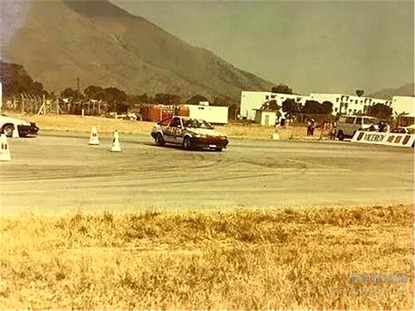 一个黄金时代，被藏在了那些港片的车里