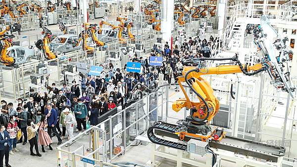 恒驰汽车真的来了 全系列9款车型诠释智能移动第三空间