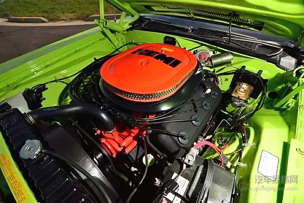 道奇Challenger：同样是过50岁生日 凭啥我就不遭人待见？