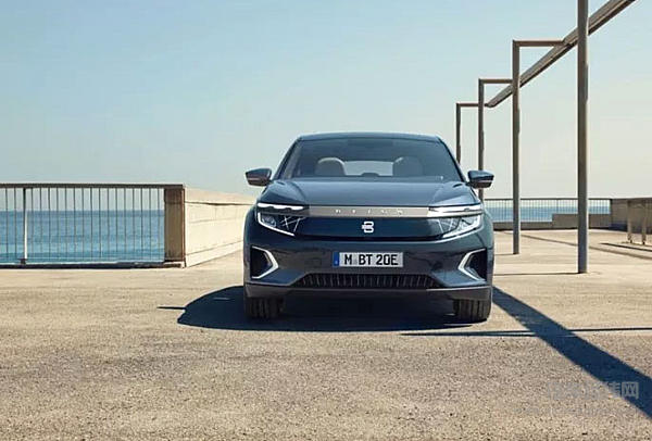 拜腾首款量产车M-Byte亮相 48英寸大屏吸睛！ 