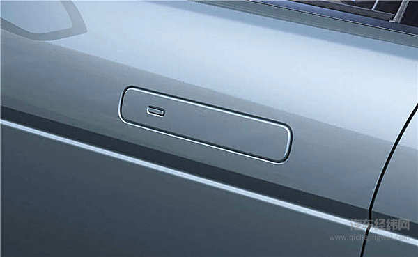 我有一个小梦想 听着十年把路虎极光缓缓停在山楂树下