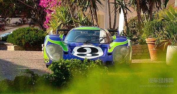 意大利远边海滩的汽车文化生活