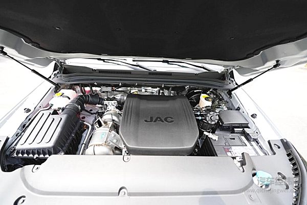  江淮全新悍途皮卡乘用化升级 强悍硬派带来商乘多种用途